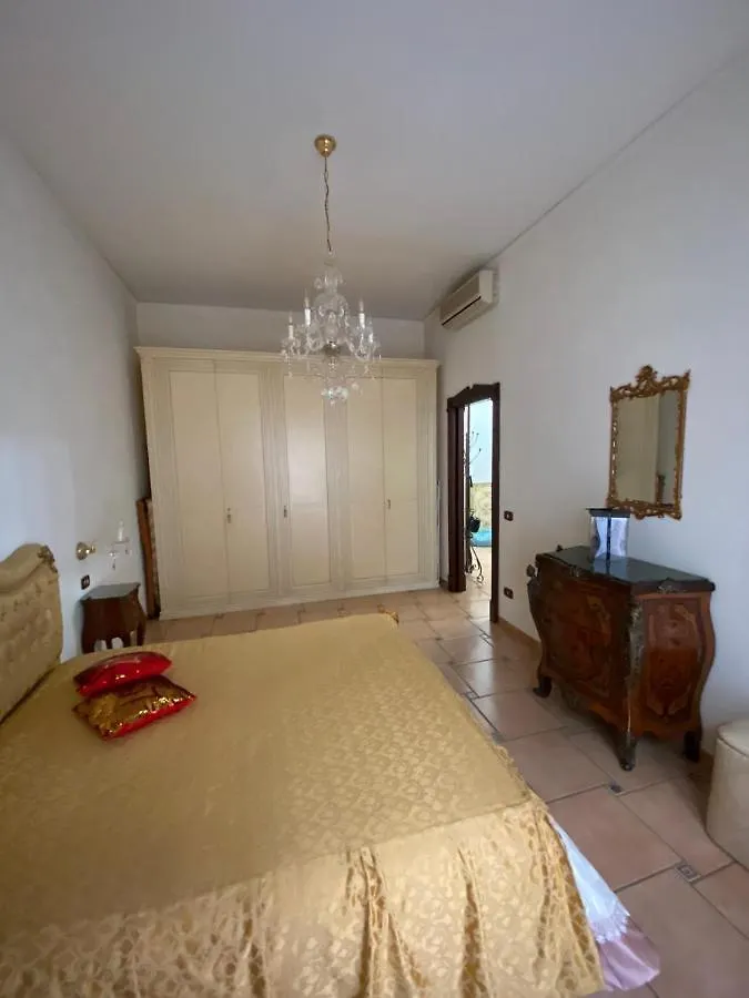 Vila House Fox Neapol Itálie